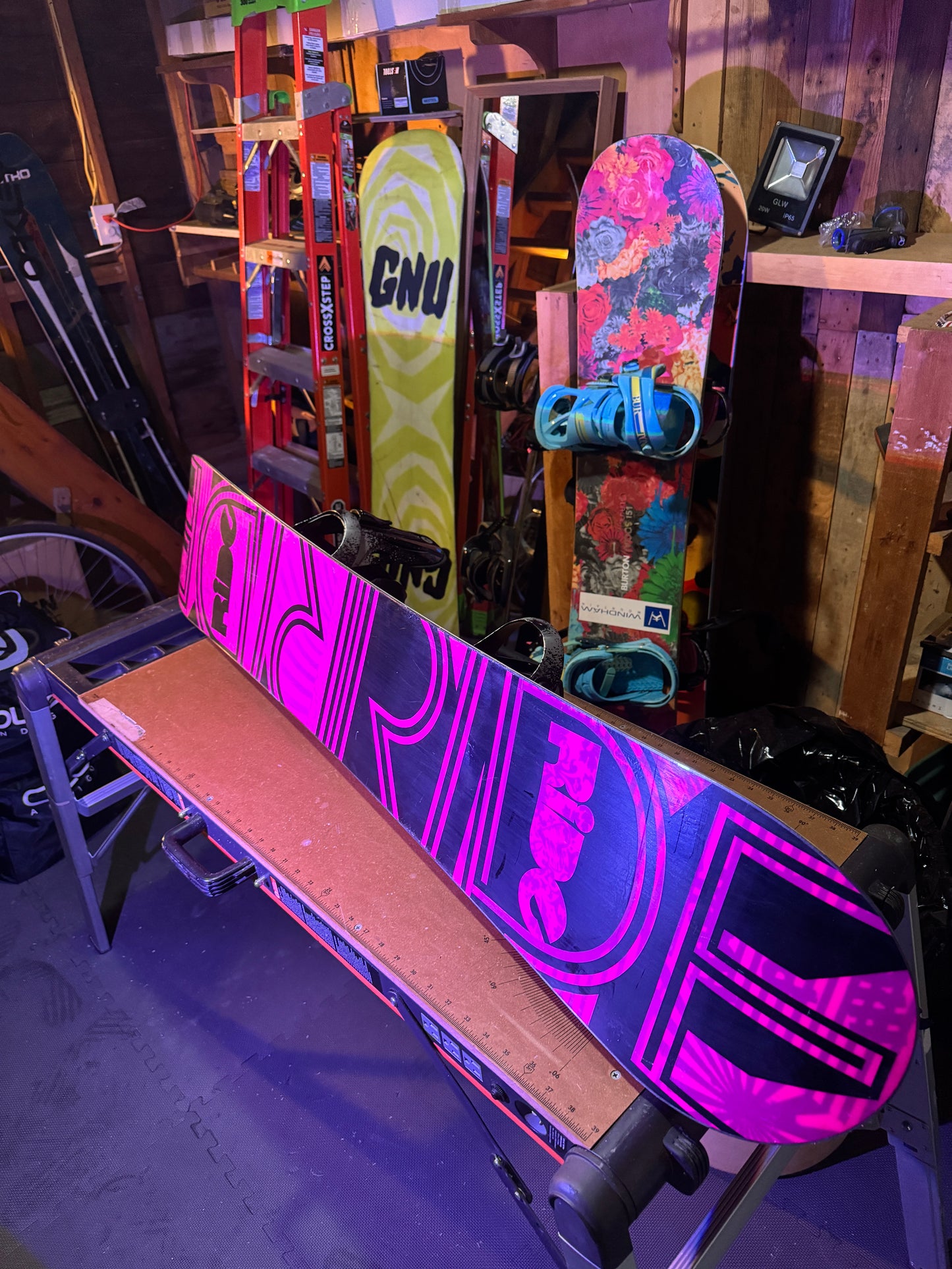 Ride Snowboard 147cm with Roxy Bindings – Slope-Ready!