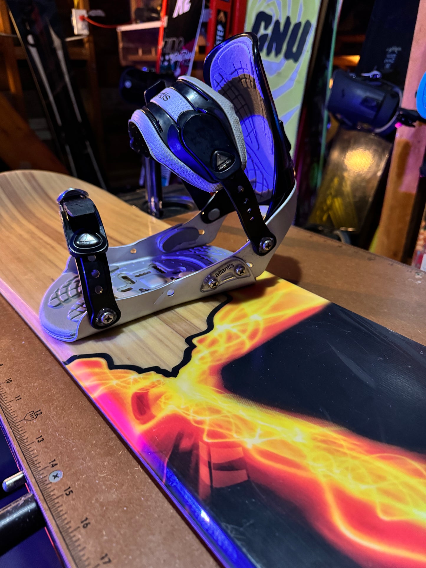 Aggression Arc Snowboard 154cm with Atlantis Bindings – Slope-Ready!