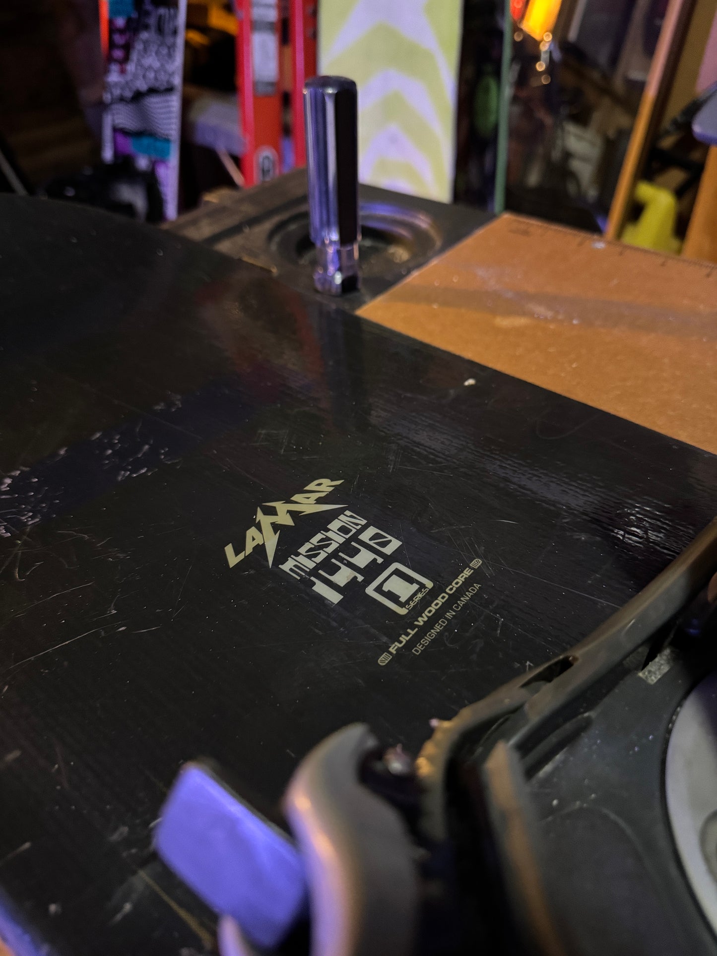 Lamar Snowboard 143cm with Liquid Bindings – Slope-Ready!