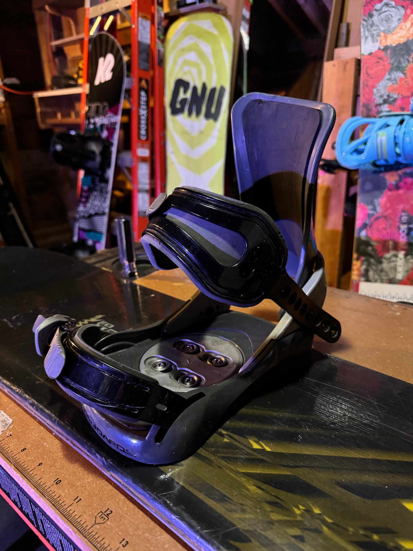 Lamar Snowboard 143cm with Liquid Bindings – Slope-Ready!