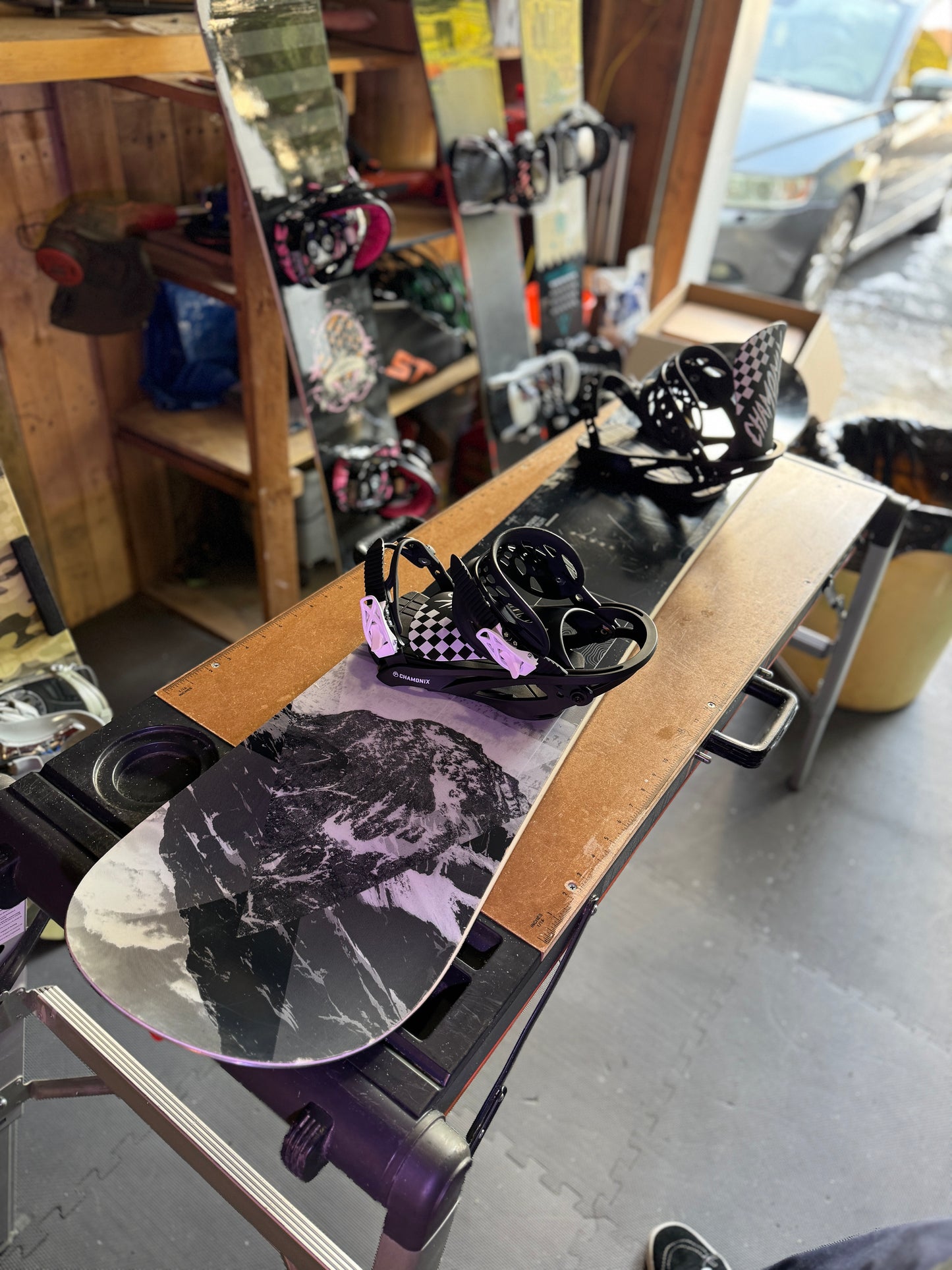 Aperture Snowboard (158) with BRAND NEW 2024 Chamonix Bindings