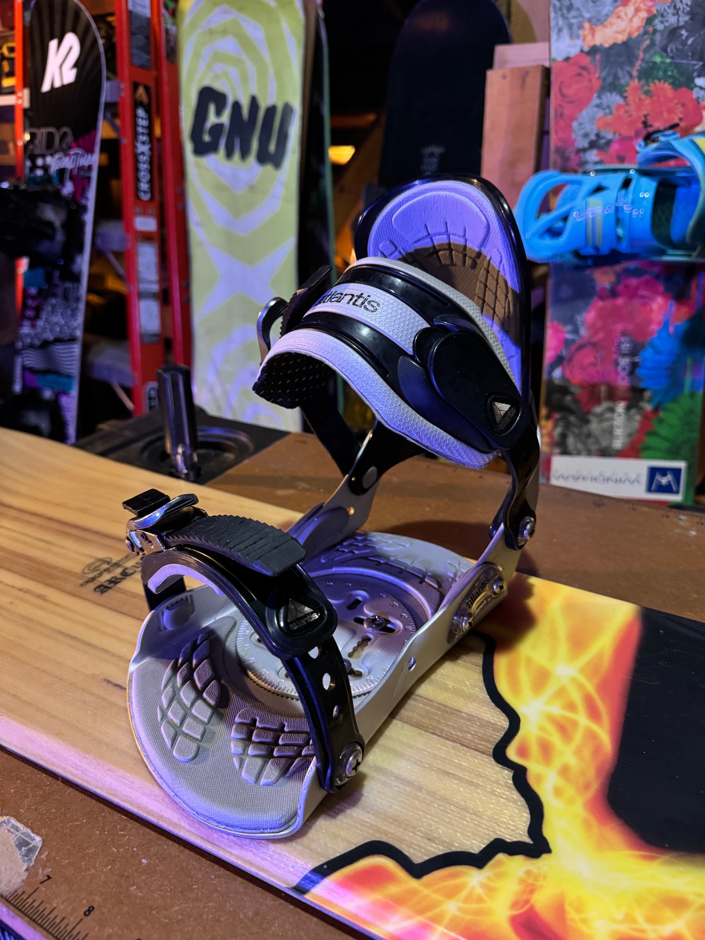 Aggression Arc Snowboard 154cm with Atlantis Bindings – Slope-Ready!