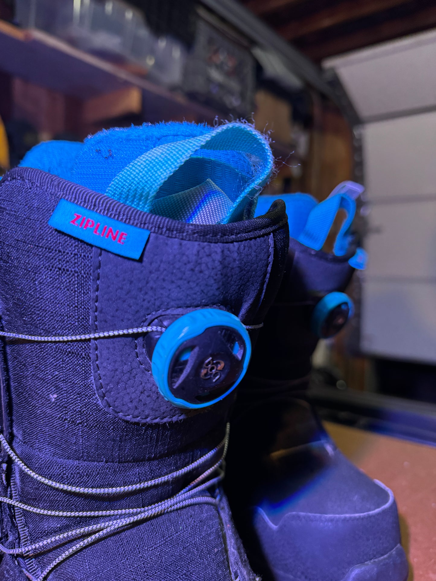 Burton Zipline BOA Snowboard Boots – Youth Size 6K