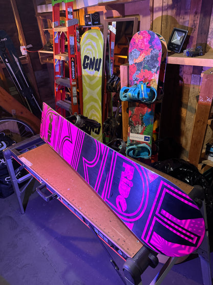 Ride Snowboard 147cm with Roxy Bindings – Slope-Ready!