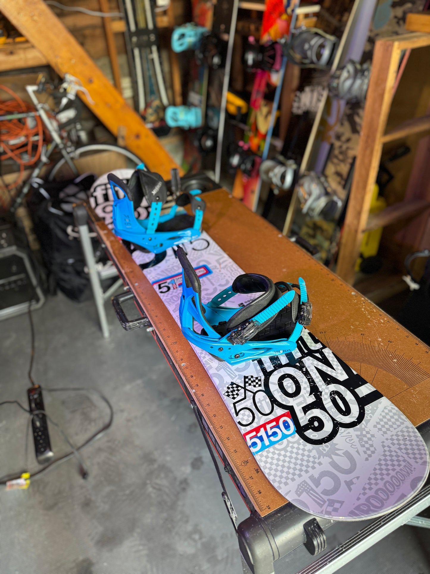 5051 Snowboard (139cm) with Burton bindings