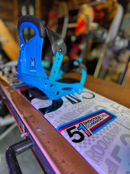 5051 Snowboard (139cm) with Burton bindings