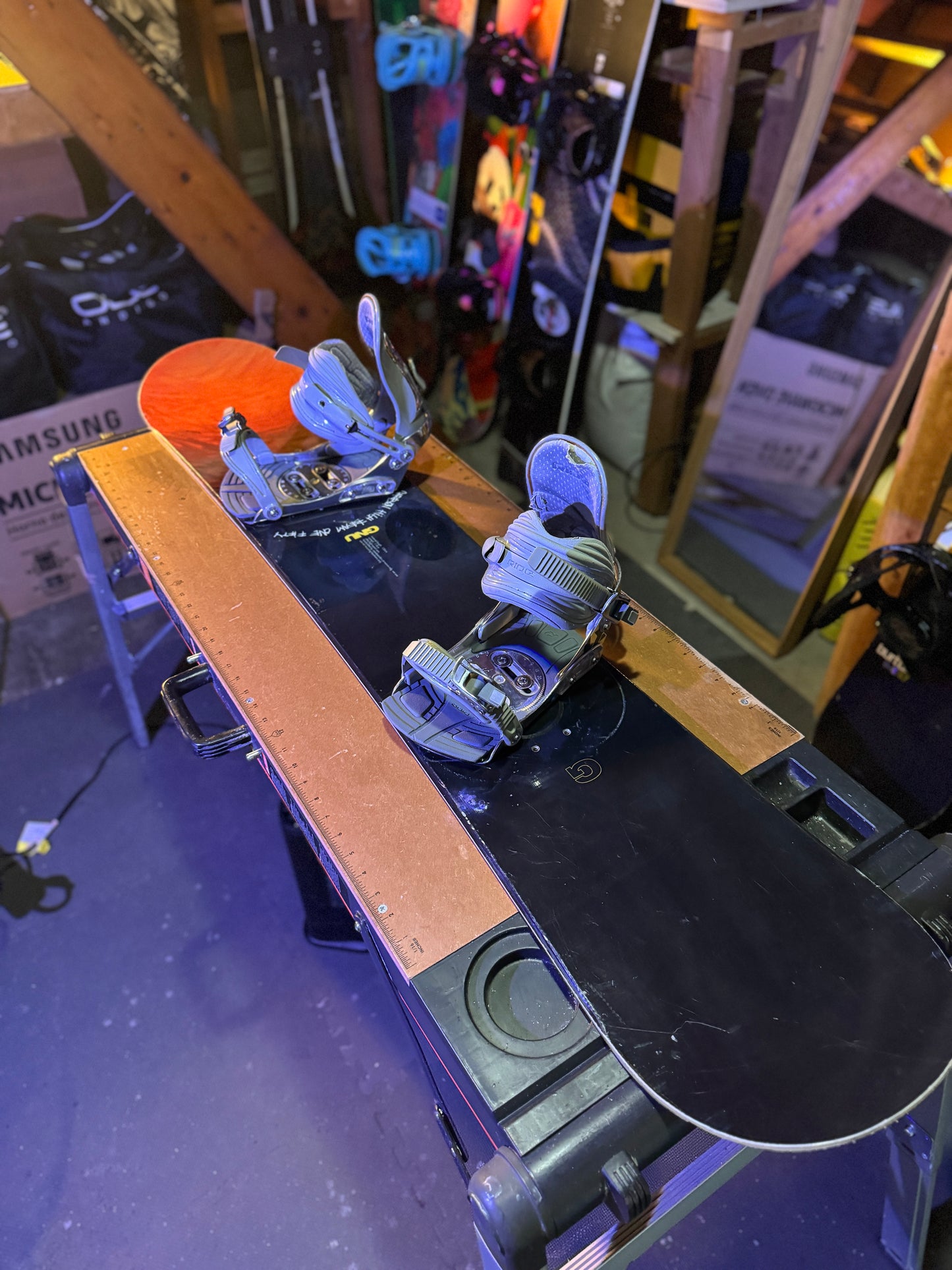 GNU 150 Snowboard w/ Ride Bindings
