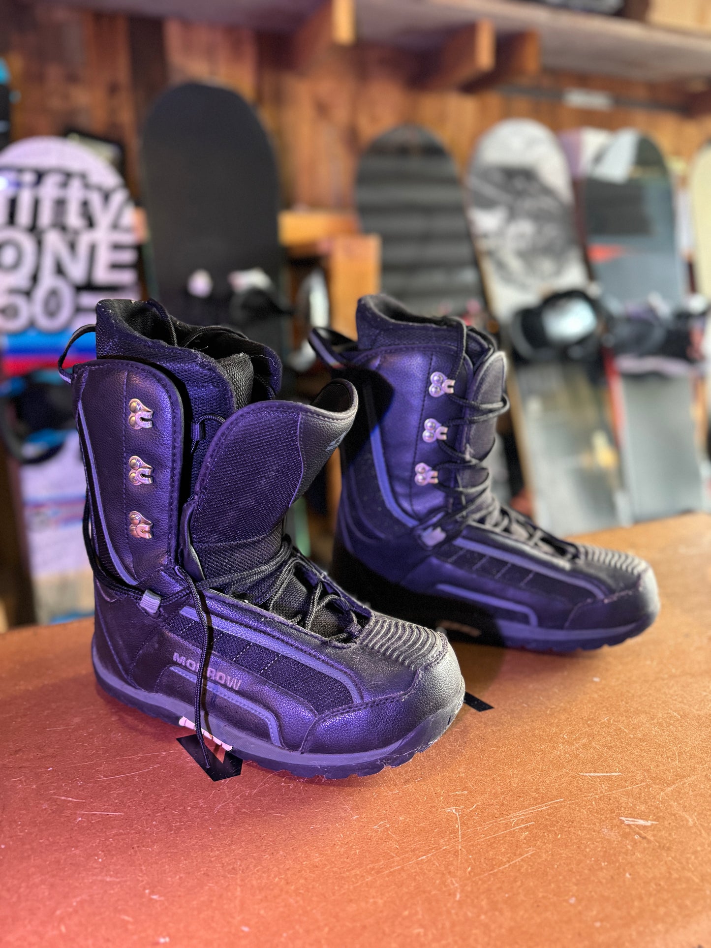 Morror boots size 8