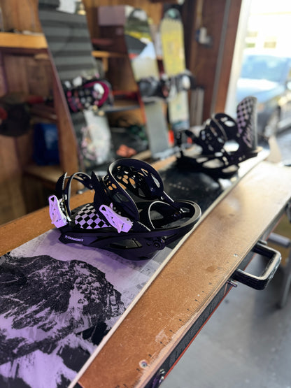 Aperture Snowboard (158) with BRAND NEW 2024 Chamonix Bindings