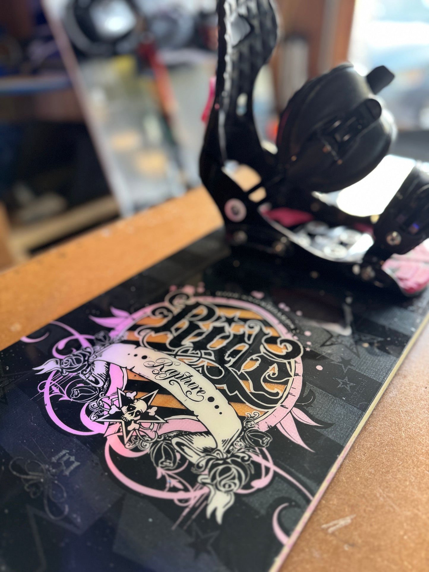 Ride Snowboard (151cm) with 
matching Ride Bindings in perfect condition