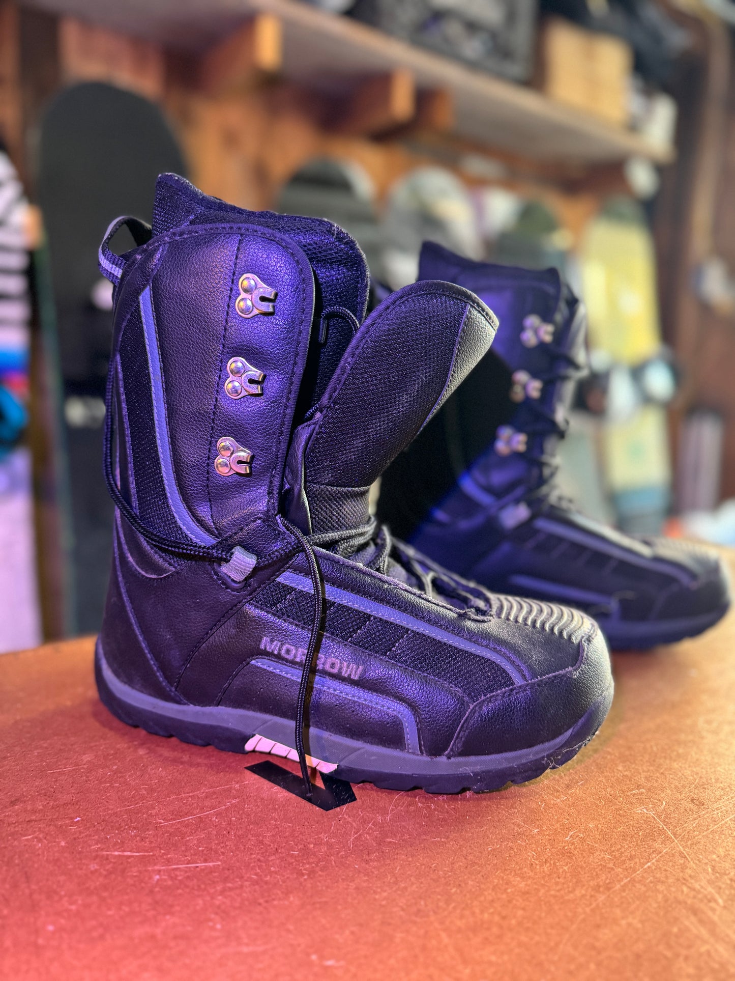 Morror boots size 8