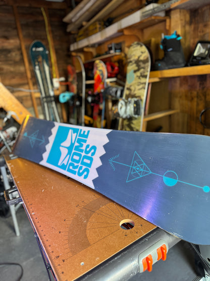 Rome SDS Snowboard (152) with BRAND NEW 2024 Evol Bindings