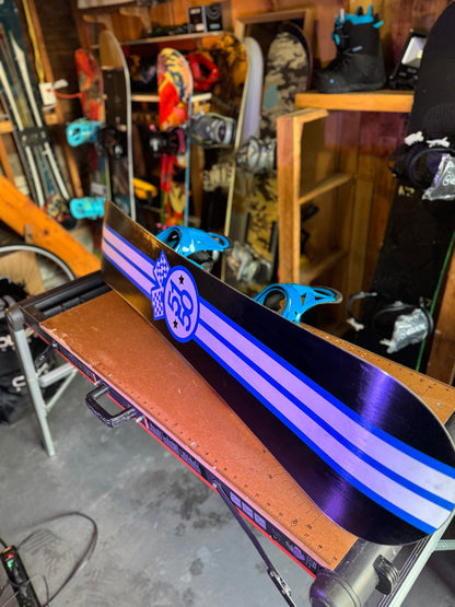 5051 Snowboard (139cm) with Burton bindings