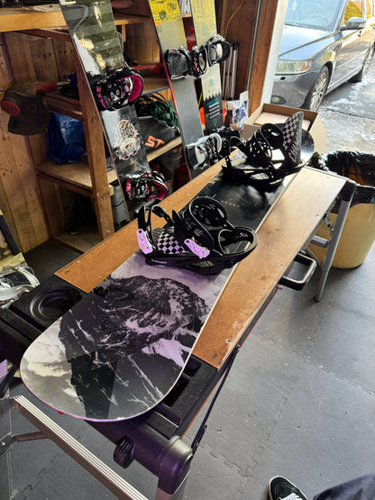 Aperture Snowboard (158) with BRAND NEW 2024 Chamonix Bindings