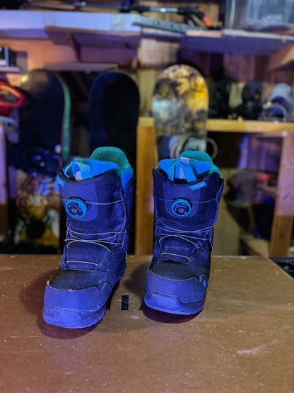 Burton Zipline BOA Snowboard Boots – Youth Size 6K