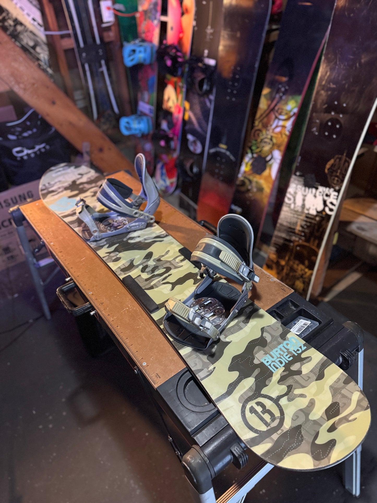 Burton Indie 152 Snowboard w/ Ride Large Bindings