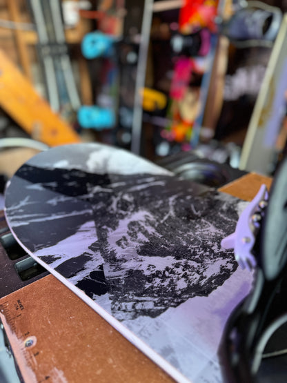 Aperture Snowboard (158) with BRAND NEW 2024 Chamonix Bindings