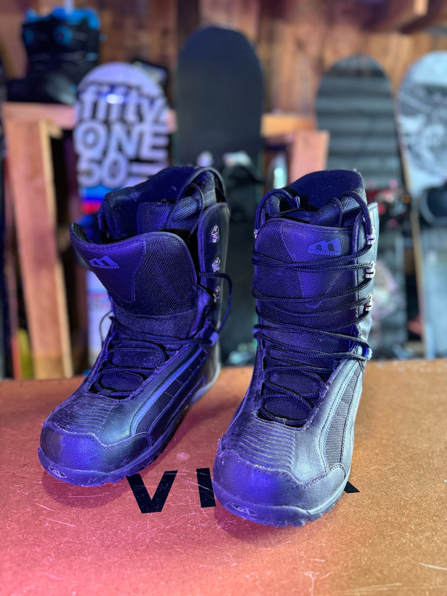 Morror boots size 8